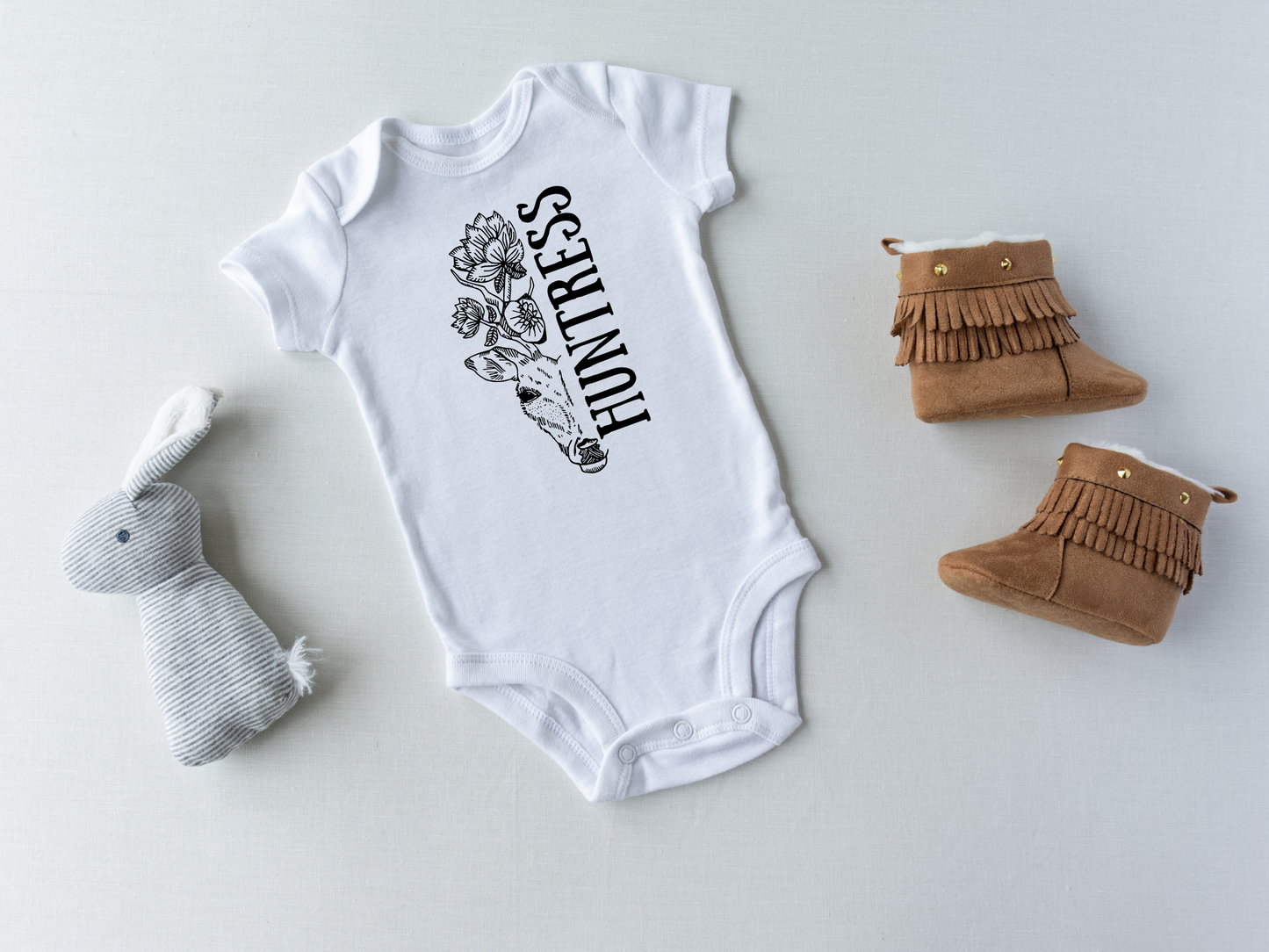 Huntress deer hunting t-shirt with flower antlers